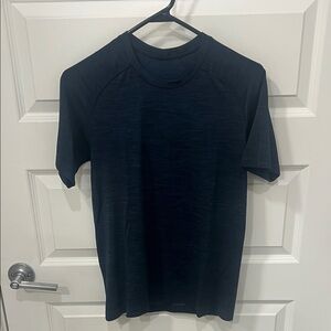 Two Pack - Men's XS Lululemon Blue & Burgundy Performance Crew Neck Shirt